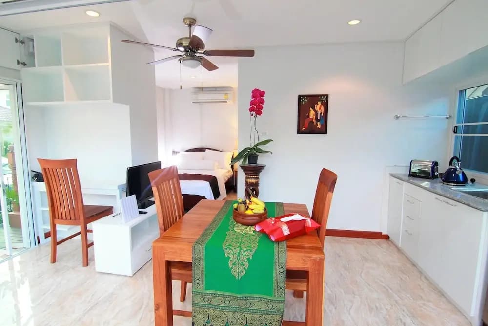 Apartment Sojourn - photo 17