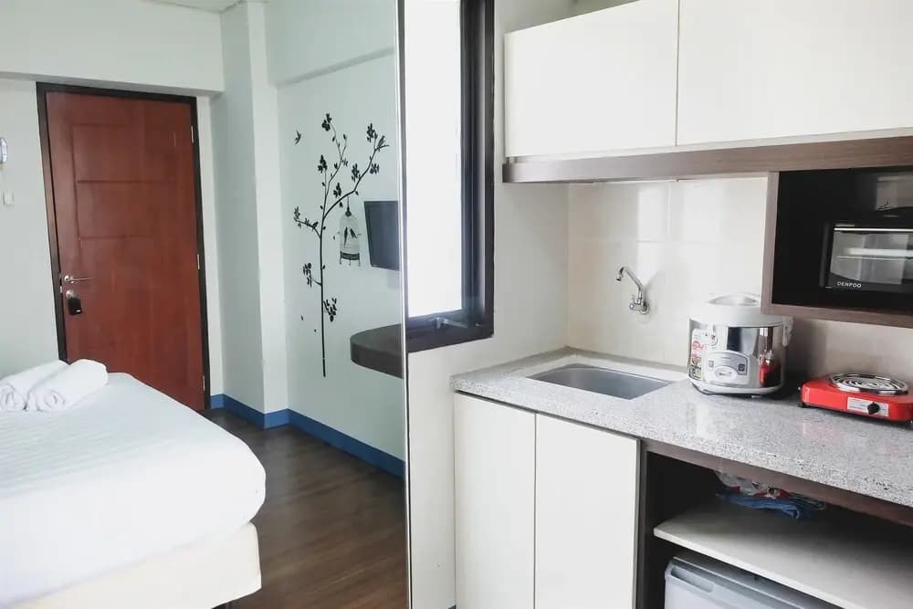 Artistic Studio Room Kebagusan City Apartement - photo 16