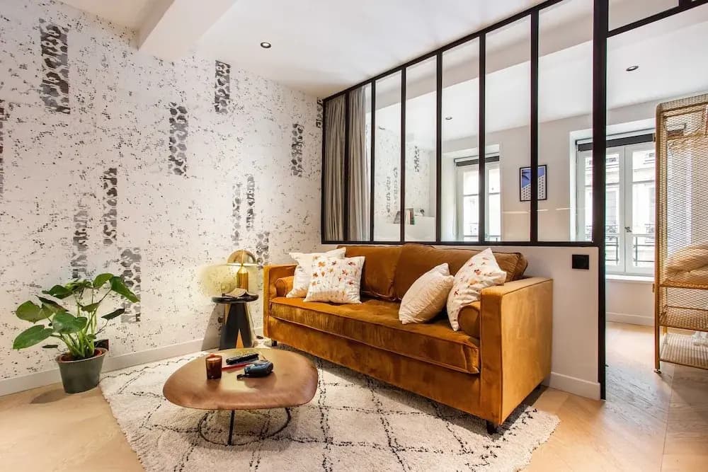 Magnificent 1 Room Apartment - photo 4