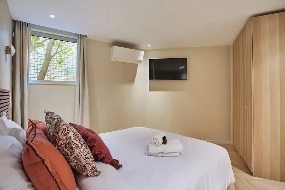 Elegant Apartment St Germain des Pres Luxembourg Park - photo 2