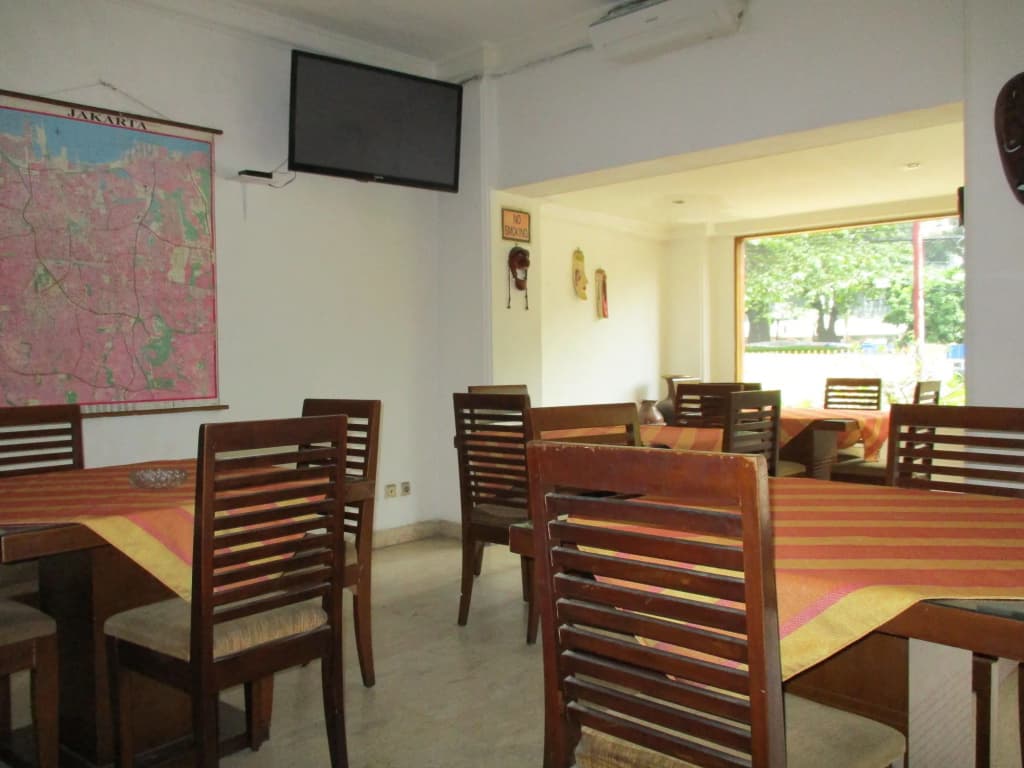 Hotel Maxim Kwitang Jakarta - photo 13