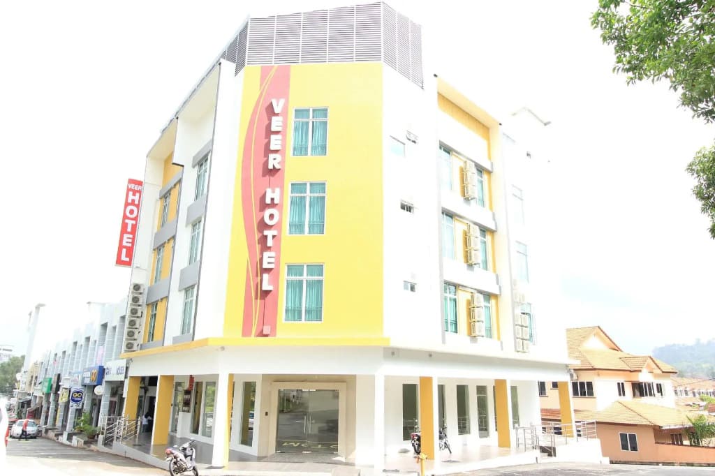 Veer Hotel - photo 1
