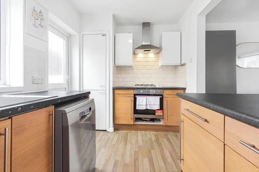Spacious 3-bed House With car Park Near Heathrow - photo 6