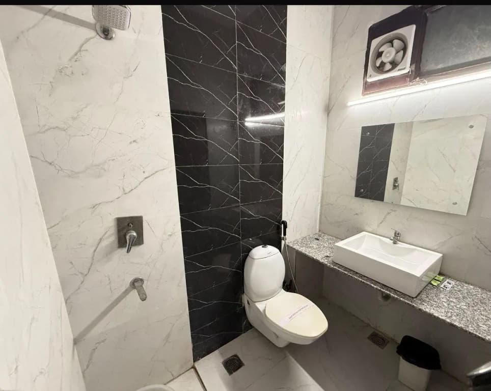 Hotel Radiance - photo 7