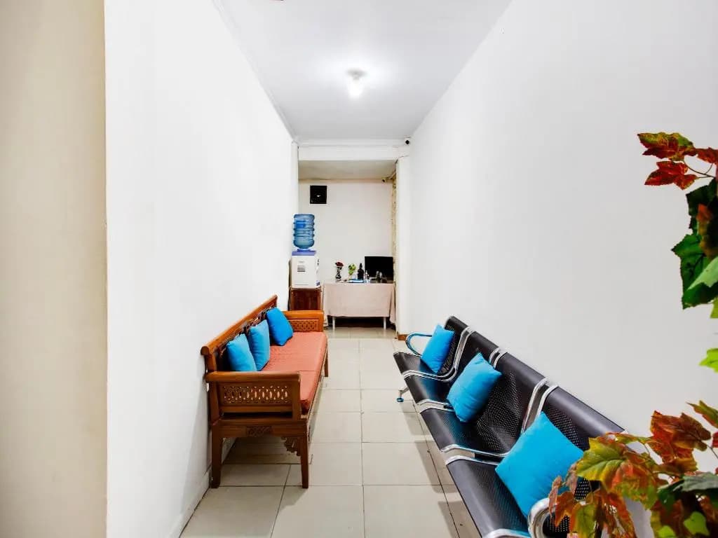 OYO 3725 Sisca Guest House - photo 13