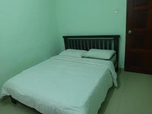 Jarzmin 3 Rooms Apartment - photo 4