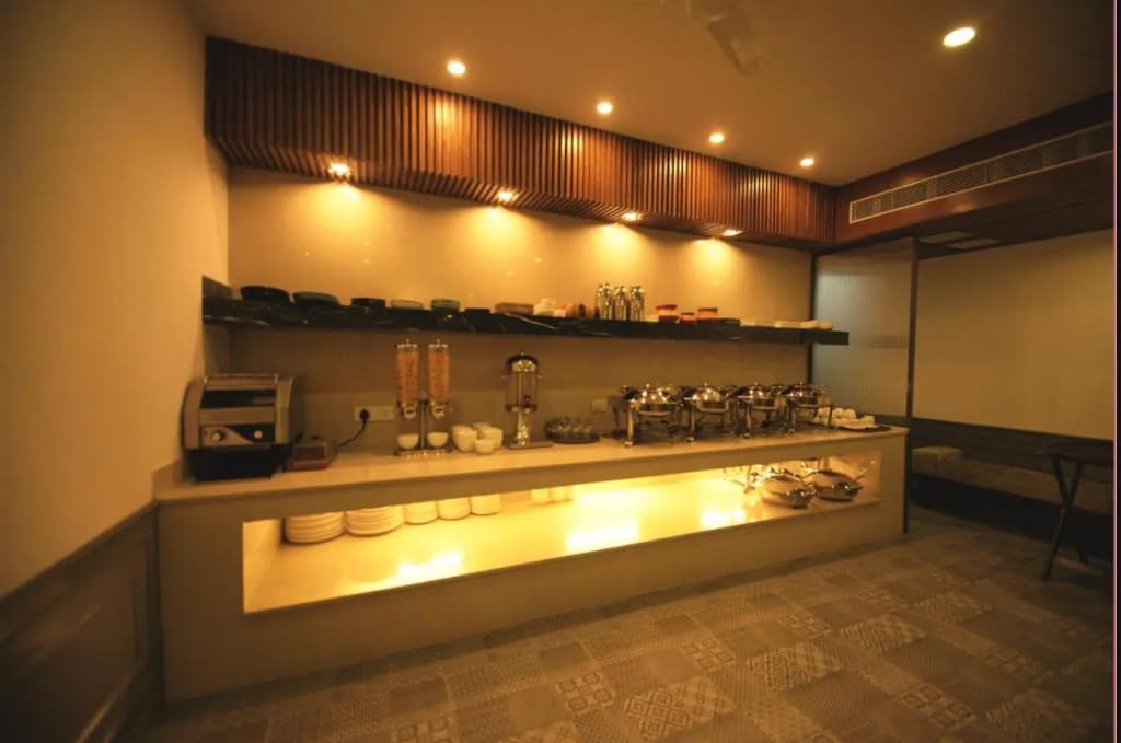 Hotel Palm Greens - photo 33