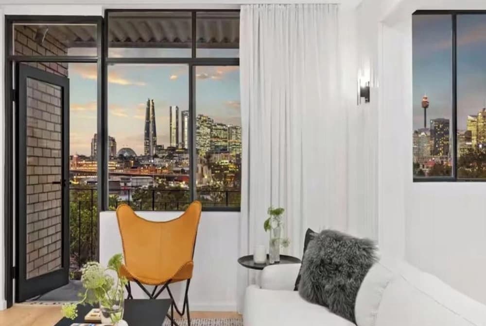 Bright 2-bed Apt With Spectacular Bridge Views - photo 7