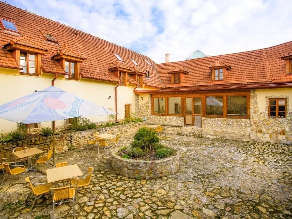 Hotel Bella - photo 21