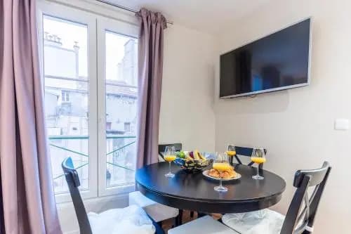 Families And Friends - Center - 110 Sqm - photo 2