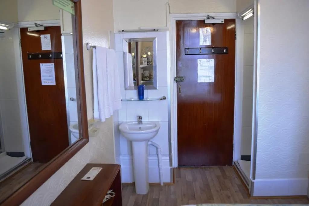 Falcon Hotel - photo 8