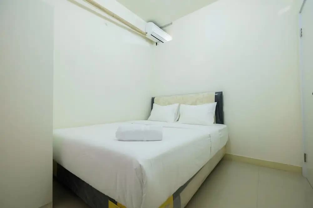 Tranquil 2BR @ Green Pramuka Apartment - photo 1