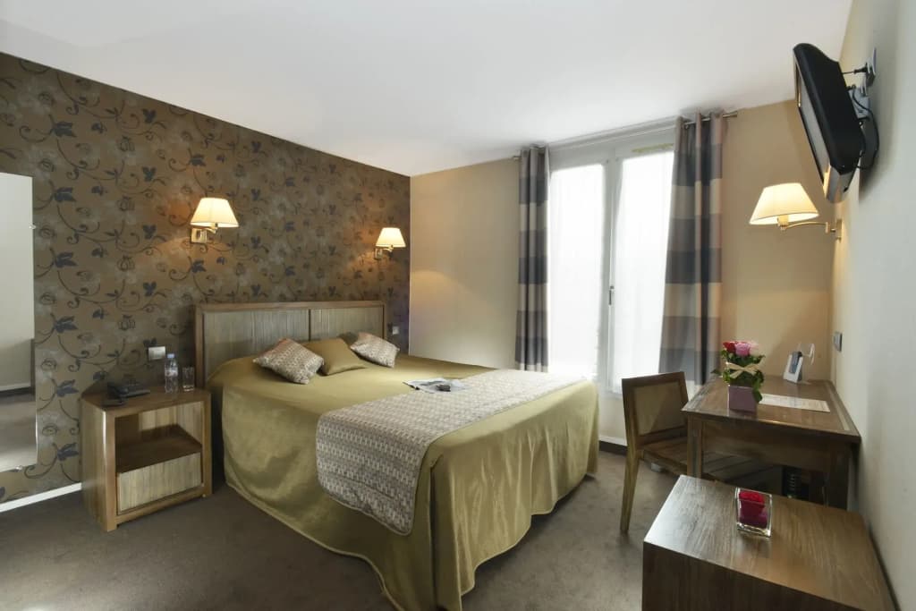 Hotel Carladez Cambronne - photo 6