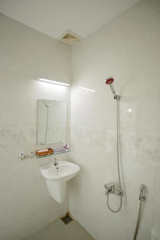 Phu Hong Hotel - photo 9
