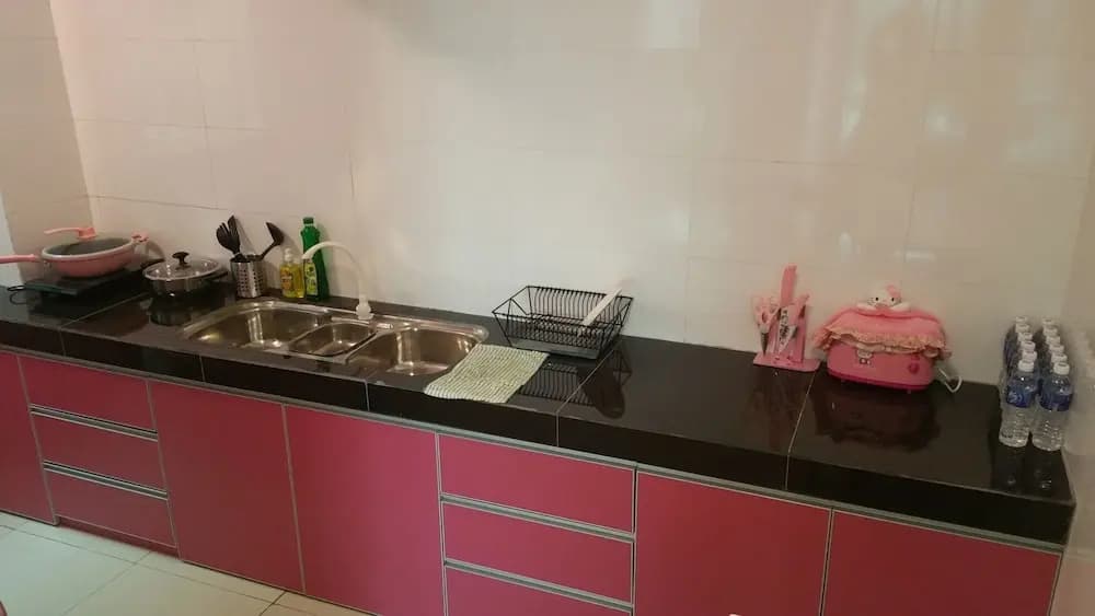 Hello Kitty Signature Suite - photo 40