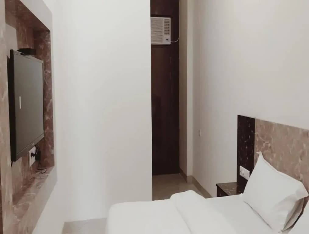 OYO 88430 Hotel Param Palace - photo 2