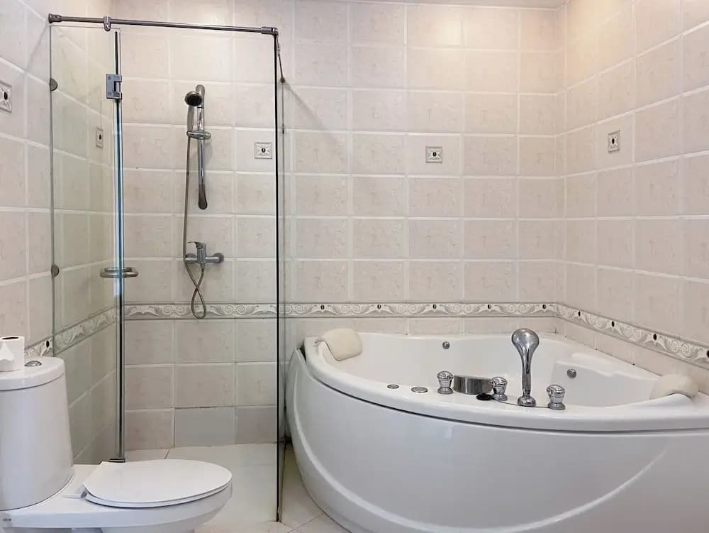 Blooming Hill Boutique Suites - photo 10