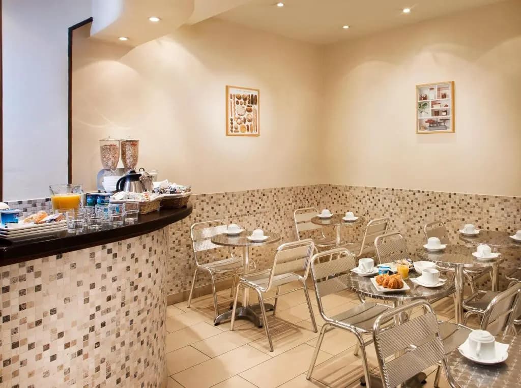 Merryl Hotel - photo 16