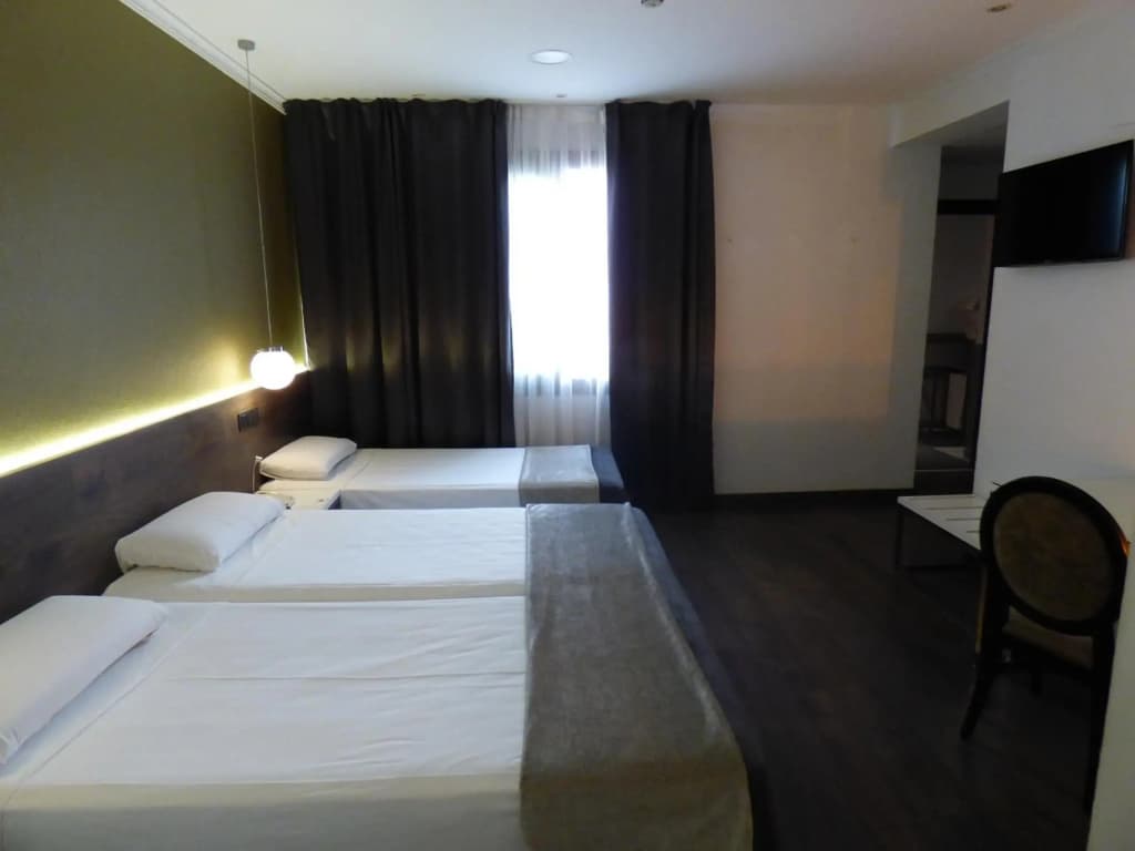 Hotel Moderno Barcelona - photo 32
