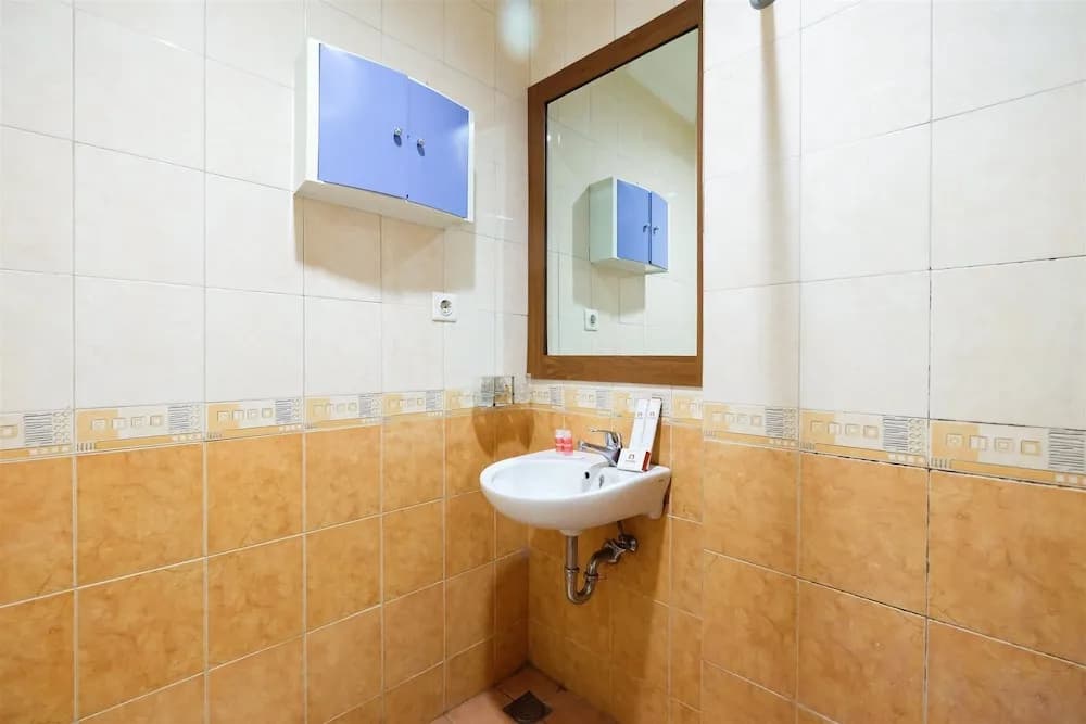 Simply Spacious Studio Room at City Home Apartment near Kelapa Gading - photo 4