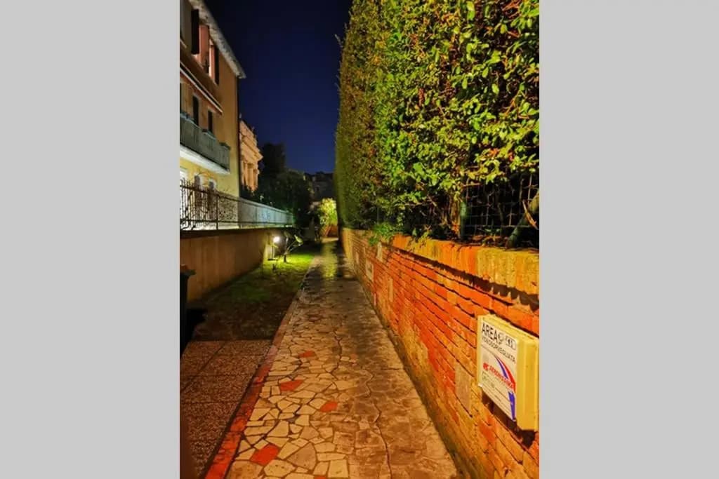 Dorsoduro Venice Apartment - photo 8