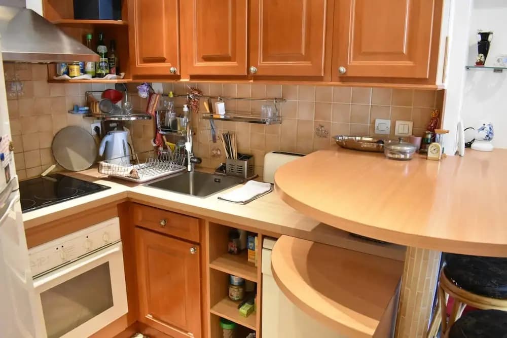 Charming 2 Bedroom Apartment With City View - photo 13