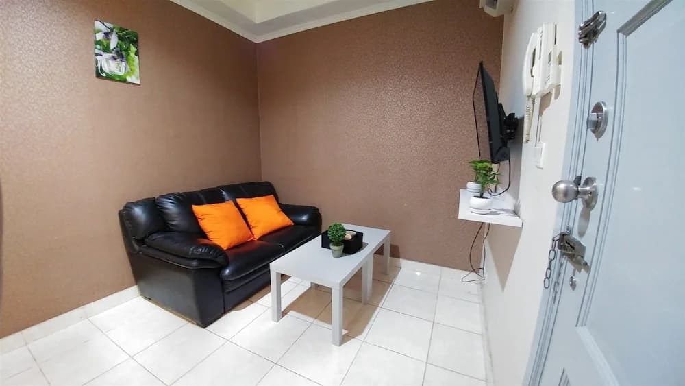 Penthouse Level Apartment At Mall Of Indonesia (MOI) Gading - photo 9
