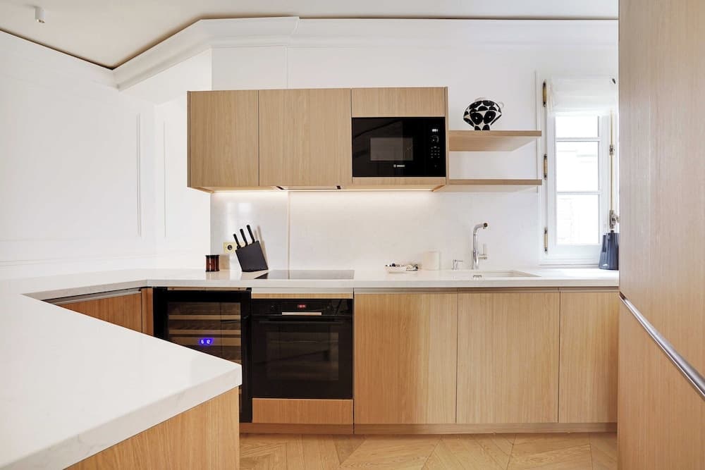 Elegant A/C Apt 2br/6p - Paris 17th/monceau - photo 8