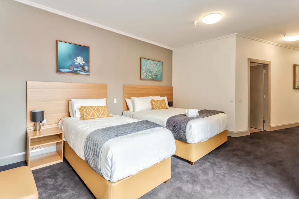 Meridian Hotel - photo 4