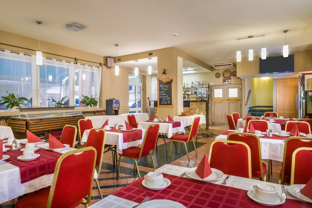 Thomas Hotel Budapest - photo 13