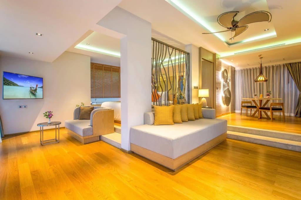 Crest Resort & Pool Villas - photo 10