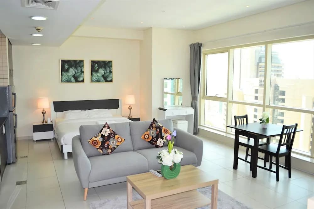 Sea view furnished STUDIO with balcony in Marina - JMI - photo 3
