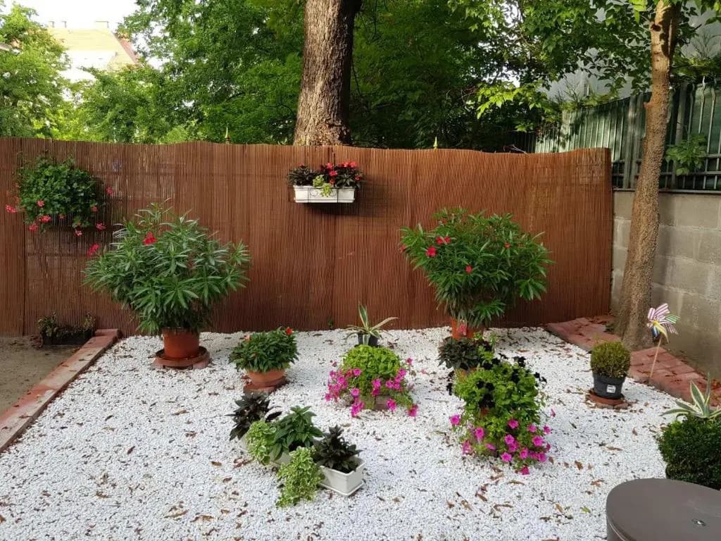 Brand New Garden Flat / Free Parking - photo 1