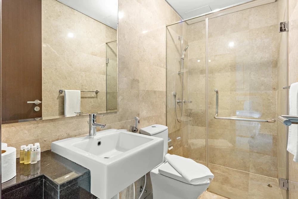 Silkhaus Luxury 2BR in Marina Heights Near Canal - photo 14
