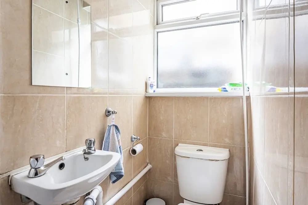 Comfortable 4-bed House - photo 8