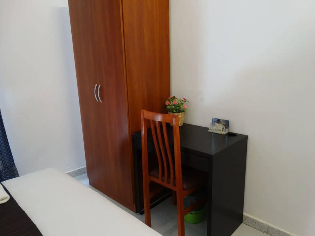Hostal Mont Thabor - photo 2