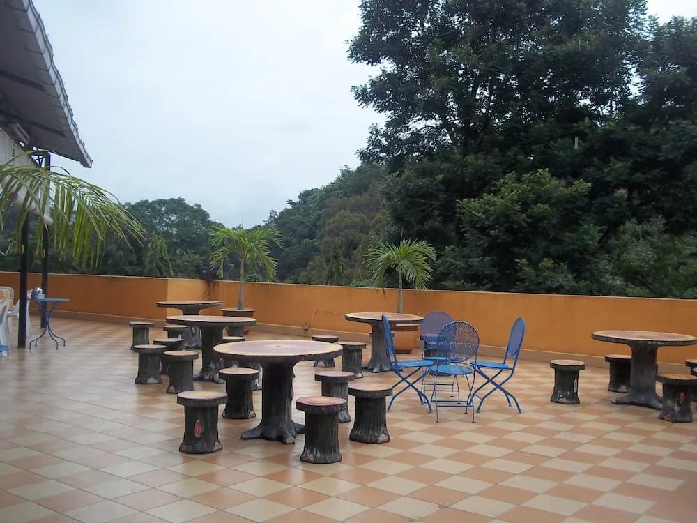 D'Valley Hotel - photo 10