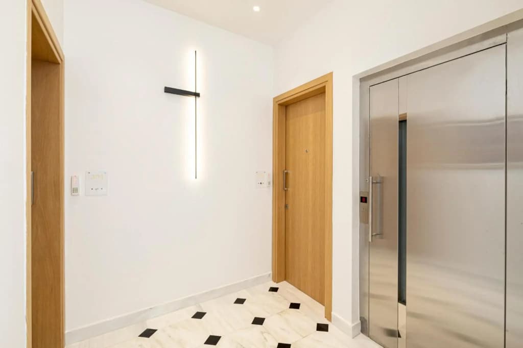301- HiEndAccomodation-TopLocation - photo 5