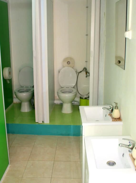 Locals Hostel & Suites - photo 9