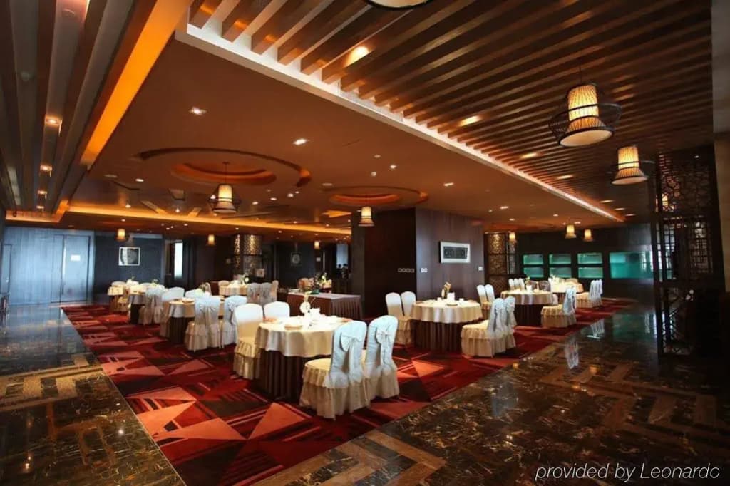 Crowne Plaza Danang by IHG - photo 16