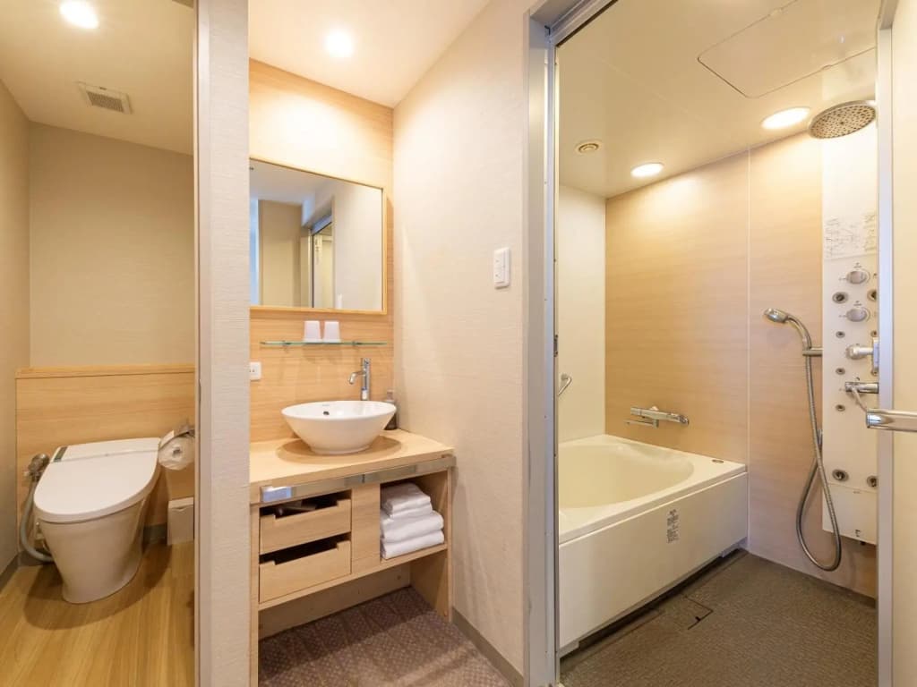 Keihan Kyobashi Grande Hotel - photo 39