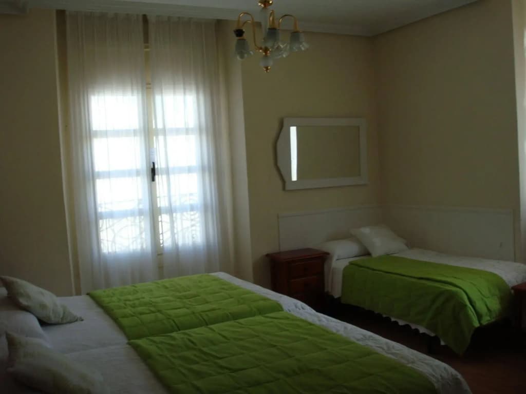 Hostal Riesco Puerta Del Sol - photo 5