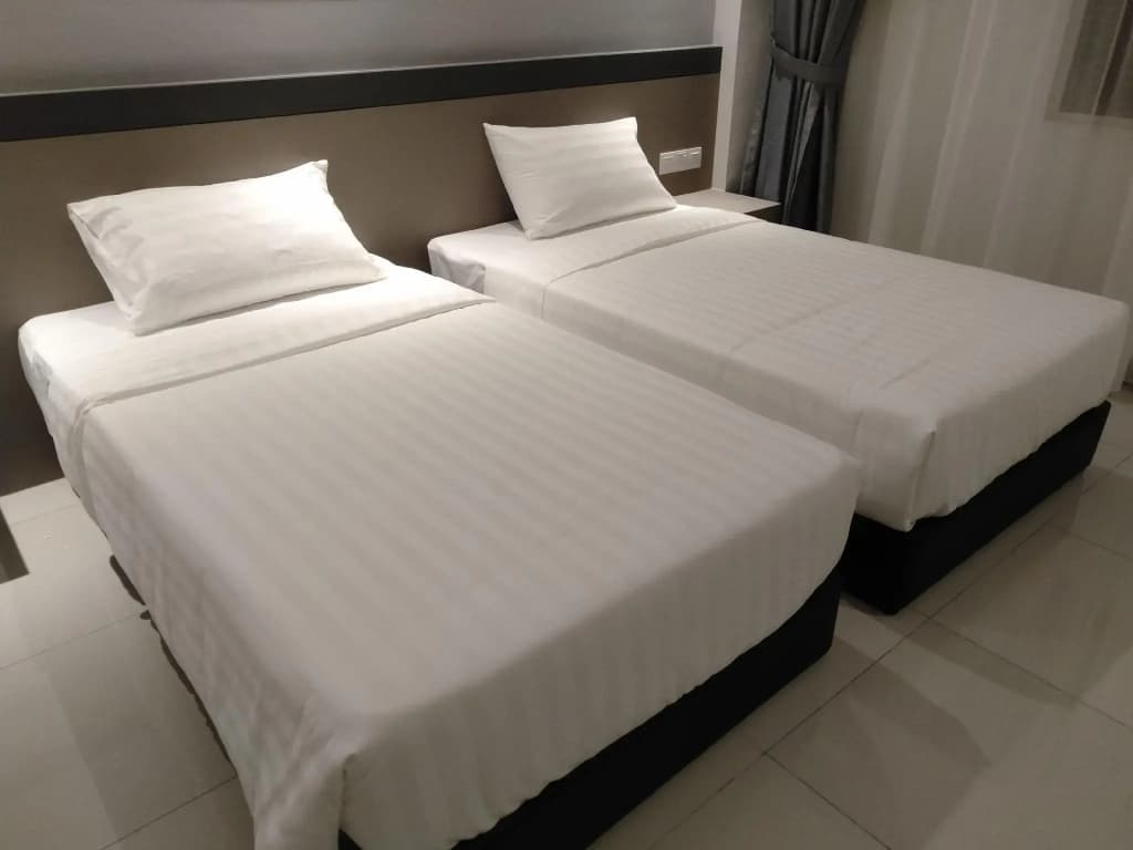 Savanna Hill Resort - photo 2