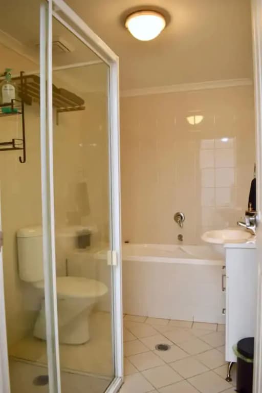 Quiet 1 Bedroom Flat in Concord - photo 7