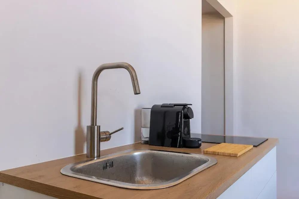 Joe Litty Guesthouse - photo 15