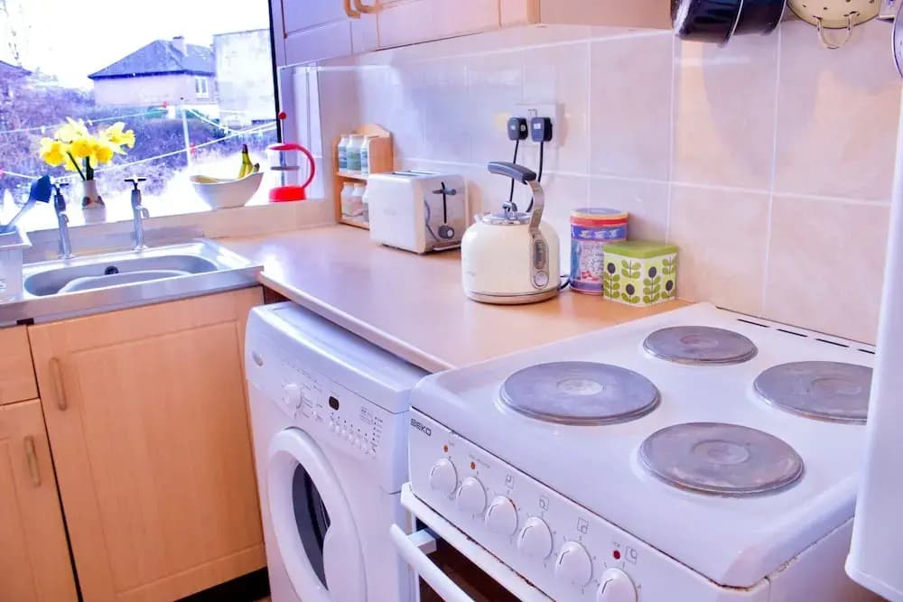 1 Bedroom Private Garden Flat - photo 11