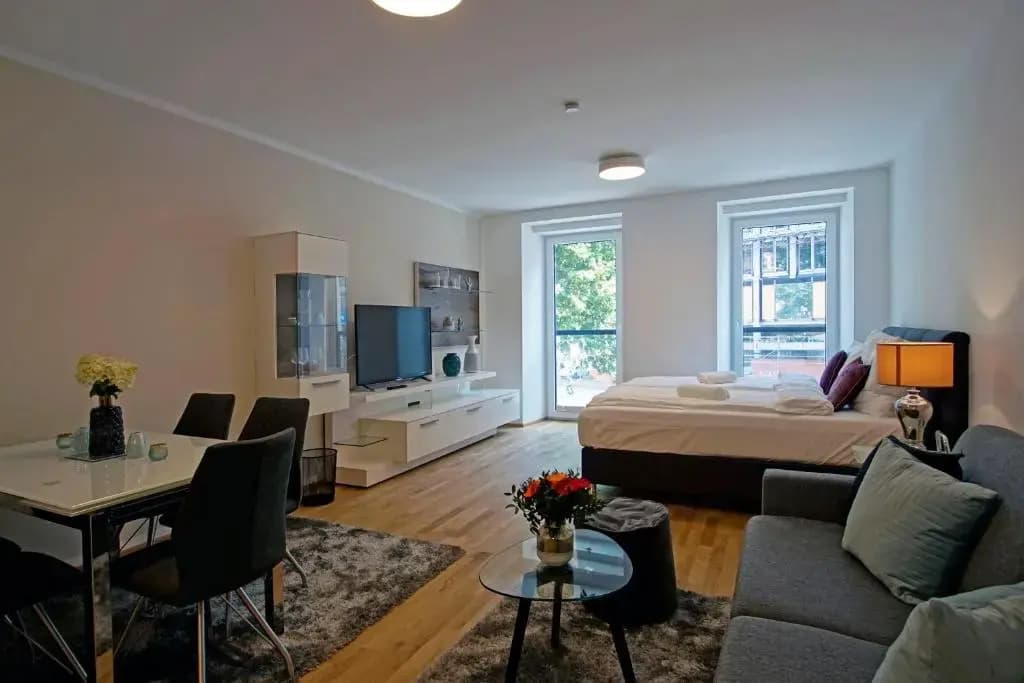English Theater Apartment at Rathaus - photo 3