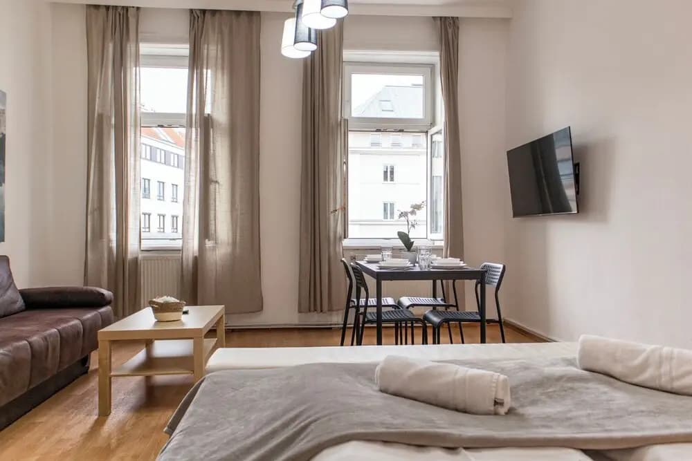 Bright 2BR Apt Perfect Long Stay - photo 6
