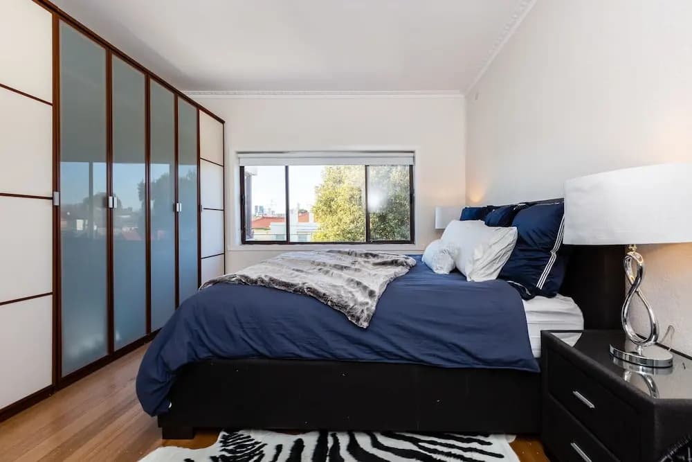 Lighthouse Cozy 2BDR with CITY VIEWS - photo 2