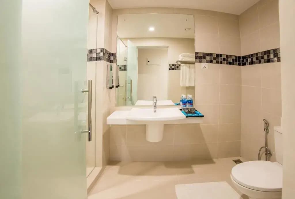 Fairway Colombo - Sri Lanka's First Hotel With Robot Technology - photo 9